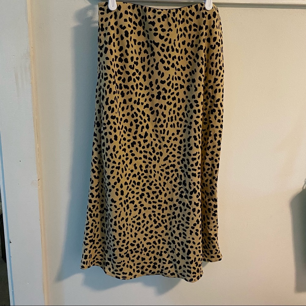Never before worn cheetah sanctuary midi skirt